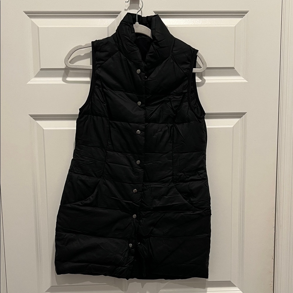 Lululemon Black Puffer Vest - 6